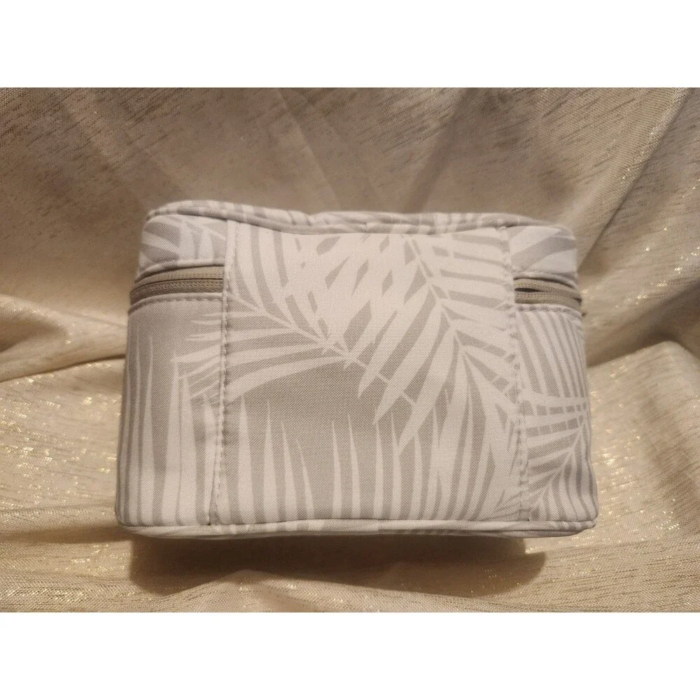 Hurley Cosmetic Toiletry Travel Bag Silver Lining Case4A7282-X74 NWT